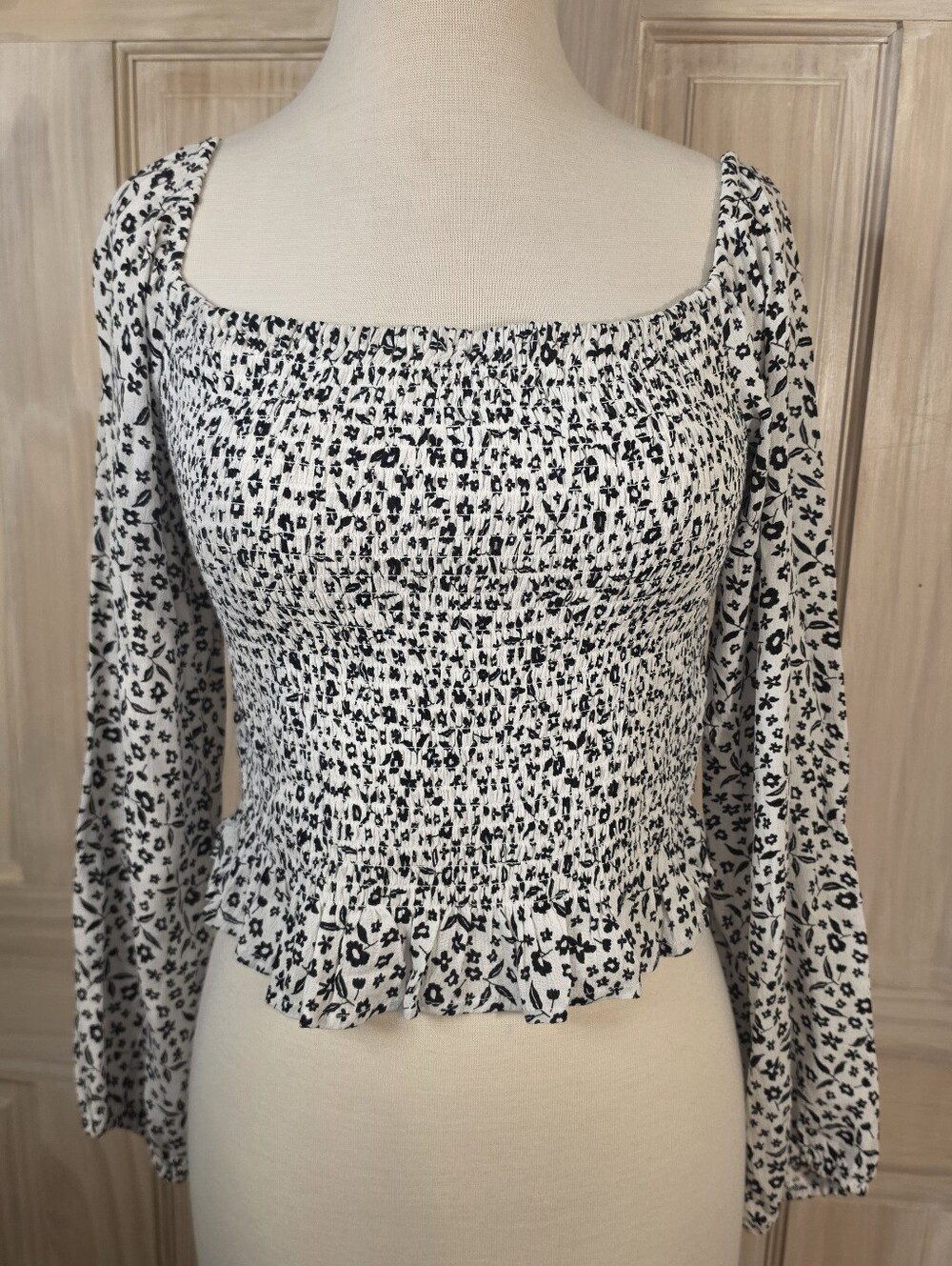 Ardene Black & White Smocked Square-Neck Floral Crop Top In Size XL